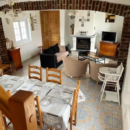 Maison Familiale Avec Piscine Partagee A Semesterbostad