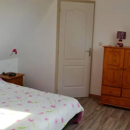 Maison Familiale Avec Piscine Partagée à *
