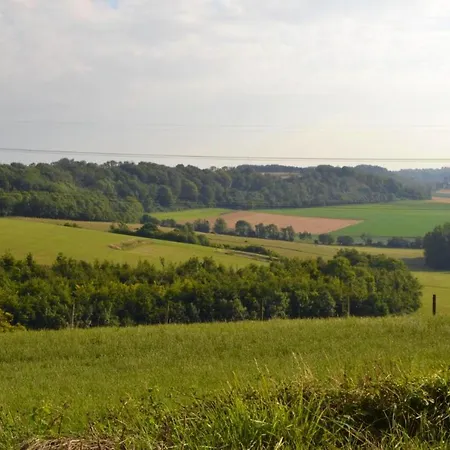 Maison Familiale Avec Piscine Partagee A