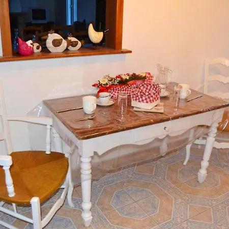 Semesterbostad Maison Familiale Avec Piscine Partagee A