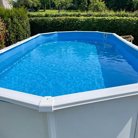 Maison Familiale Avec Piscine Partagee A Holiday home *