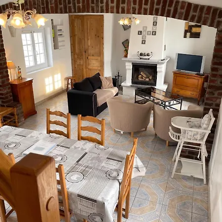 Holiday home Maison Familiale Avec Piscine Partagee A *